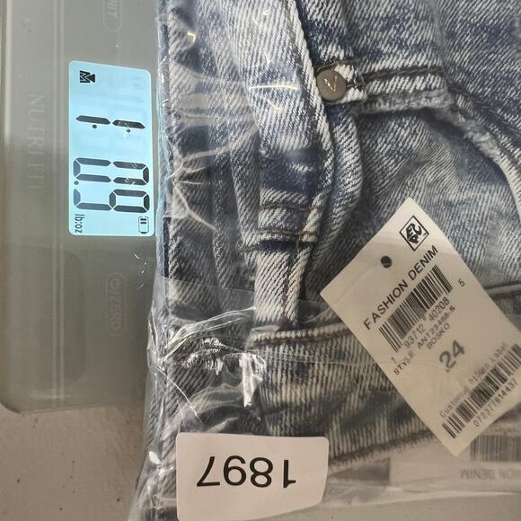 And Now This Light Wash Distressed Ripped Mom Jeans High Rise Size 24" New - Picture 8 of 9